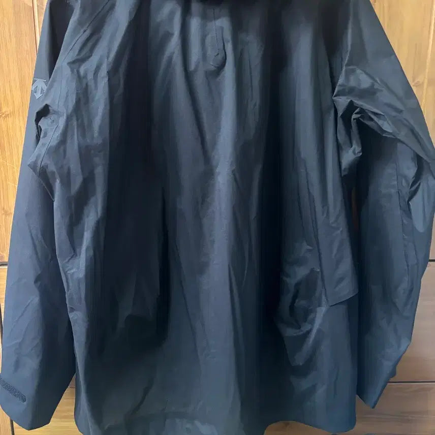 [BUNJANG] Descente Light Weight Shell Jacket Black / 데상트 라이트웨이트 쉘자켓 블랙