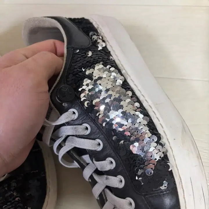 [BUNJANG] FONT Black Sequin Sneakers / FONT 블랙 스팽글 스니커즈