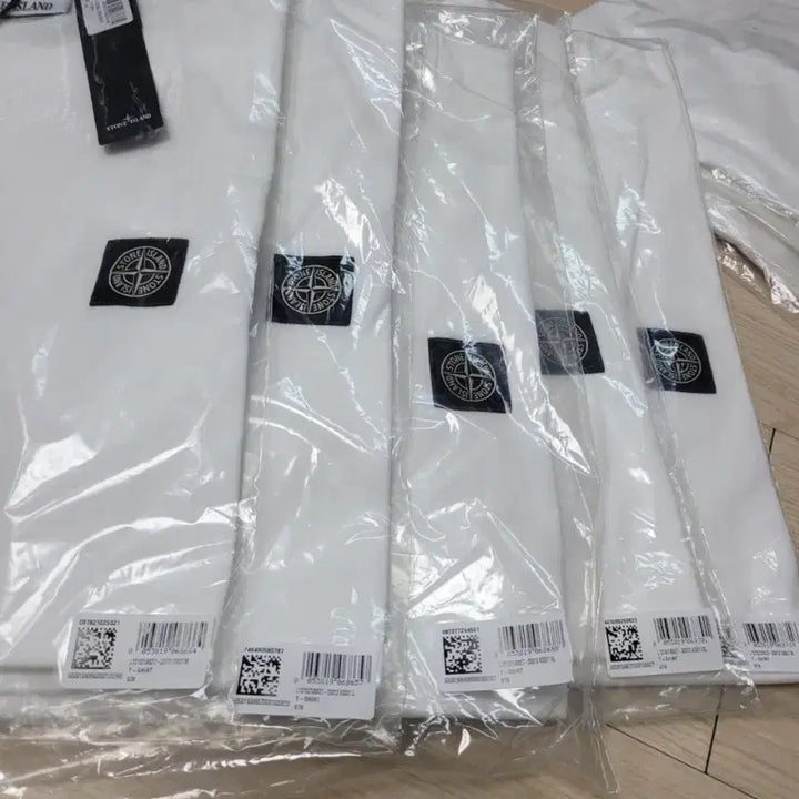 [SOLD OUT] [새상품/풀구성] 스톤아일랜드 로고 패치 티셔츠