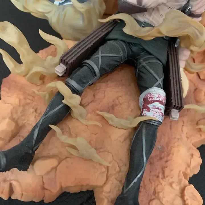 [BUNJANG] Attack on Titan Levi Figure / 진격의 거인 리바이 피규어 가로30세로20? 좀 큼