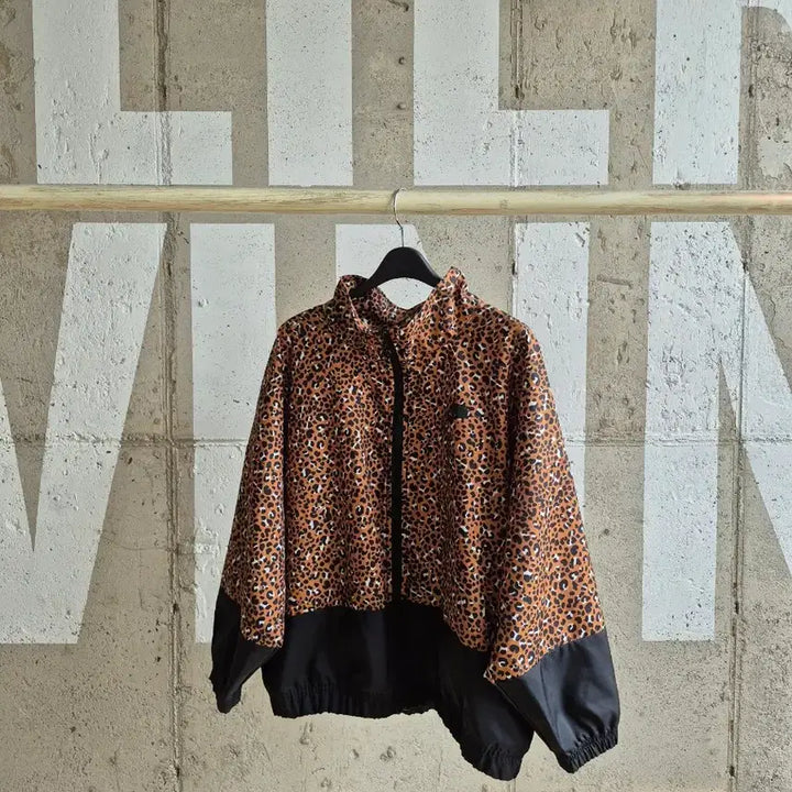 [BUNJANG] Nike Leopard Print Zip-Up Jacket / 나이키 레오파드 패턴집업 자켓