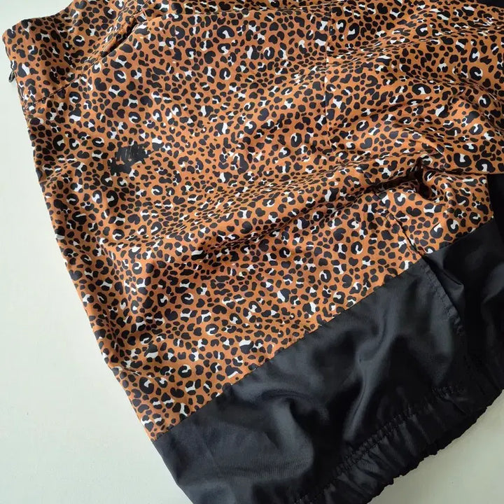 [BUNJANG] Nike Leopard Print Zip-Up Jacket / 나이키 레오파드 패턴집업 자켓