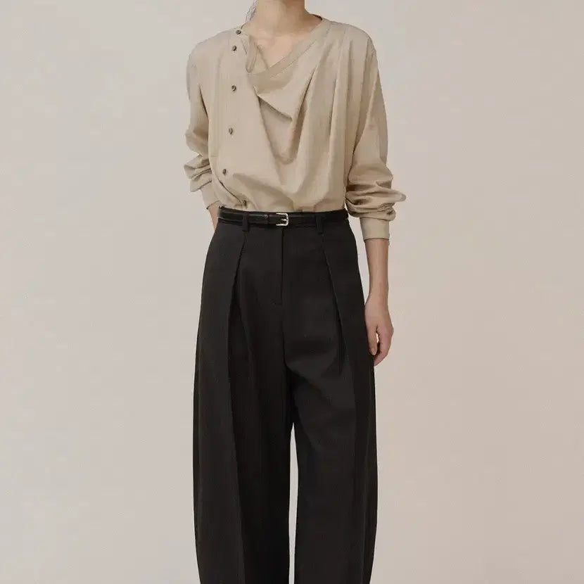 [SOLD OUT] [새상품] 킨더살몬 드레이프 알렌 블라우스 - 샌드 베이지