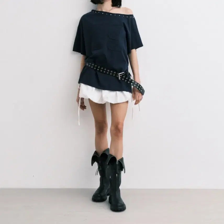 [BUNJANG] Midnightmove 89 Rivet Off-Shoulder T-shirt (Navy) / (1회 착) 미드나잇무브 89 리벳 오프숄더 반팔티 네이비