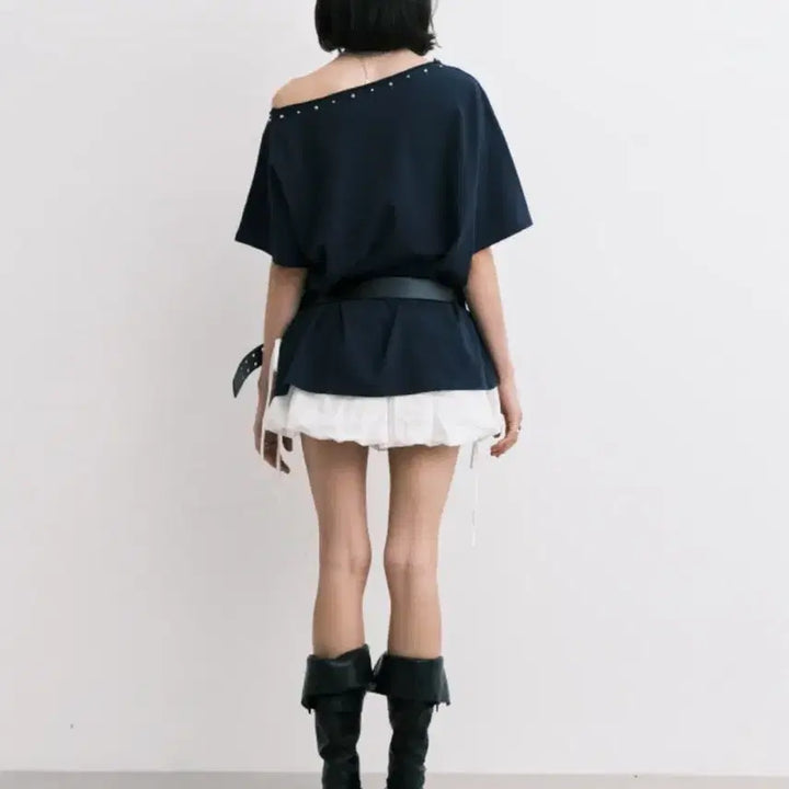 [BUNJANG] Midnightmove 89 Rivet Off-Shoulder T-shirt (Navy) / (1회 착) 미드나잇무브 89 리벳 오프숄더 반팔티 네이비