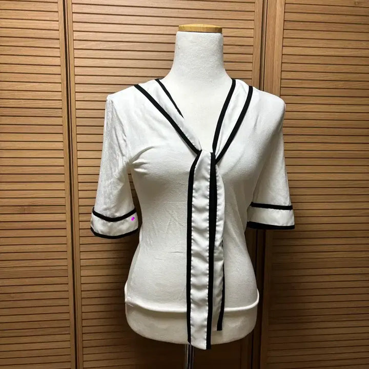 [SOLD OUT] 6.1->2 티나니 티아라 리본 타이 수입의류 반팔 티 블라우스