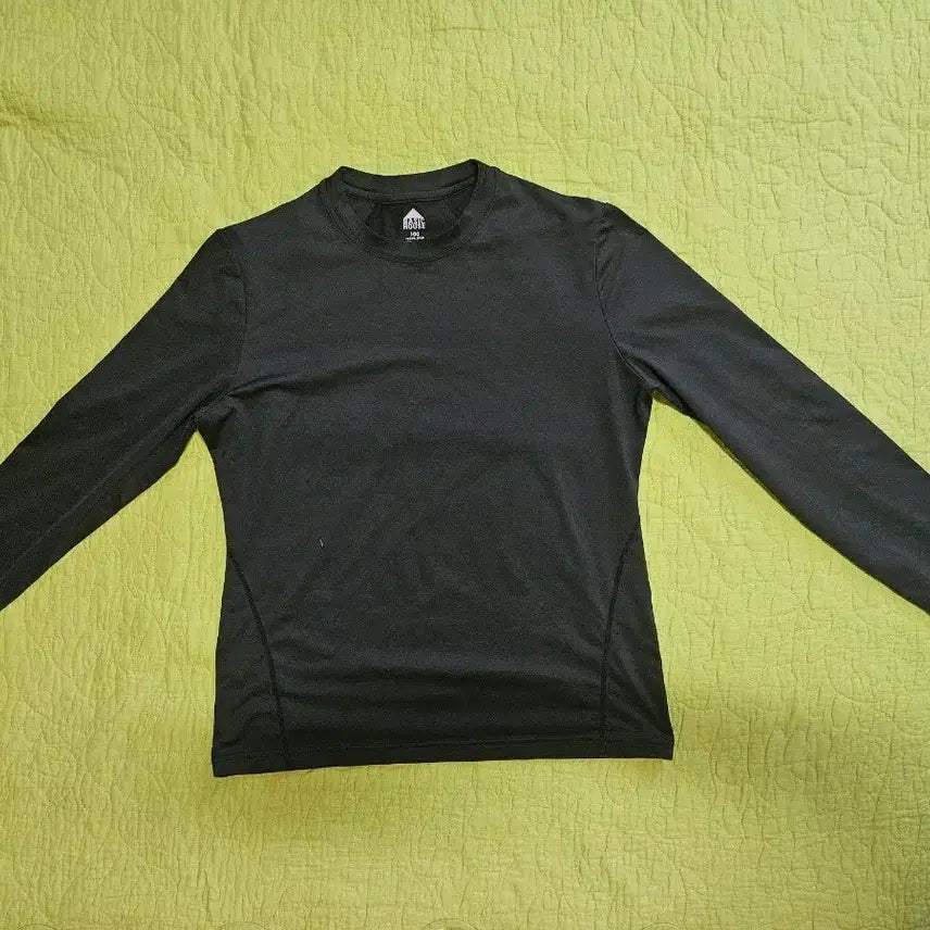 [BUNJANG] Espa Ningning Basic House Black Functional Long Sleeve T-Shirt Size 100 / 요즘 트렌드 에스파 닝닝룩 베이직하우스 블랙 기능성 긴팔 티셔츠 100