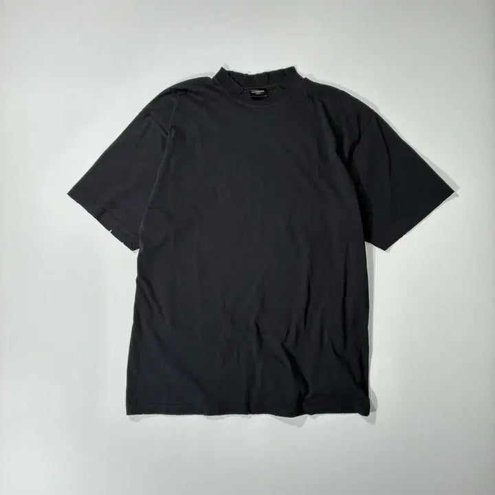 [BUNJANG] Balenciaga Medium Fit Distressed T-shirt / 발렌시아가 미디엄 핏 디스트레스드 티셔츠 페이디드 블랙 S사이즈