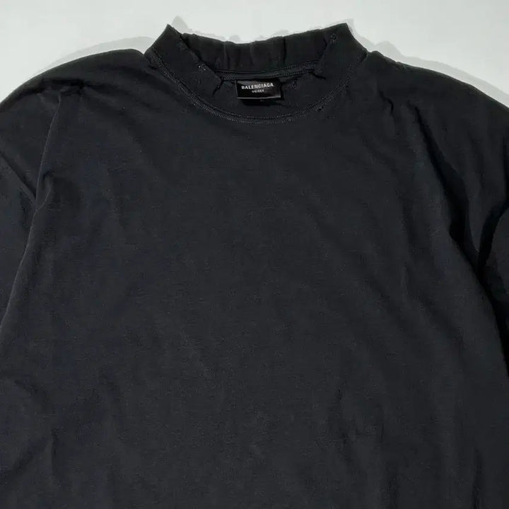 [BUNJANG] Balenciaga Medium Fit Distressed T-shirt / 발렌시아가 미디엄 핏 디스트레스드 티셔츠 페이디드 블랙 S사이즈