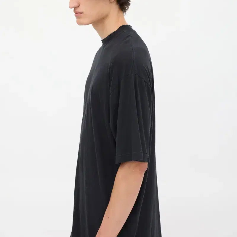 [BUNJANG] Balenciaga Medium Fit Distressed T-shirt / 발렌시아가 미디엄 핏 디스트레스드 티셔츠 페이디드 블랙 S사이즈