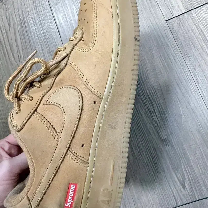 [SOLD OUT] 나이키 슈프림 된장포스 240 us6