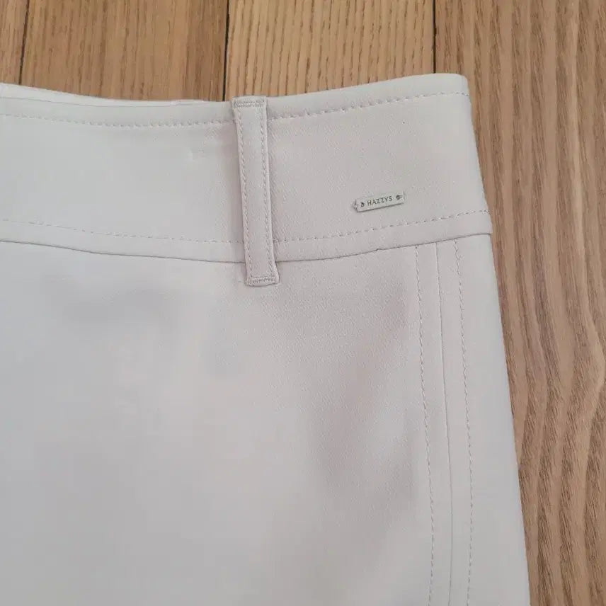 [BUNJANG] Hazzys H-Line Chino Skirt / 헤지스 H라인 치노 스커트