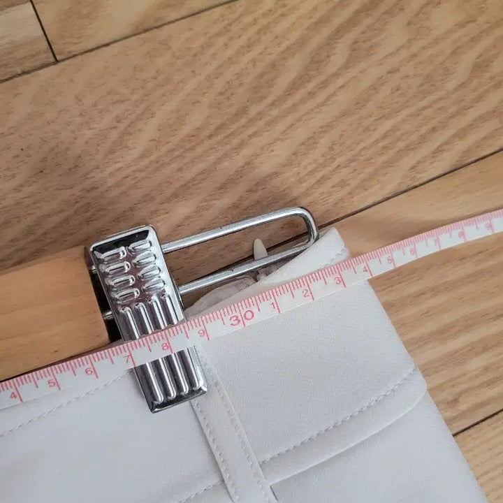 [BUNJANG] Hazzys H-Line Chino Skirt / 헤지스 H라인 치노 스커트