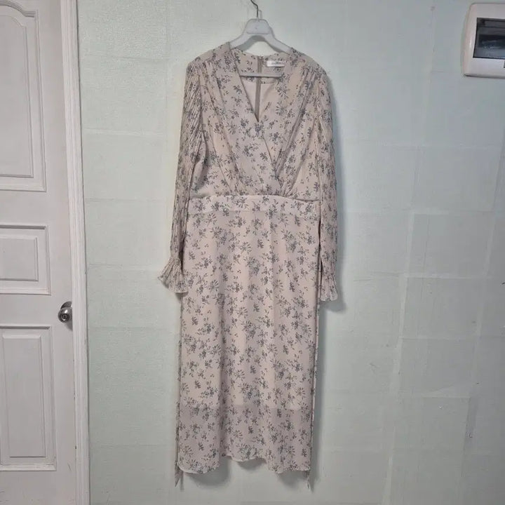 [BUNJANG] RIRIN&amp;CO Floral Pattern Long Dress / RIRIN&amp;CO 플라워 패턴 롱 원피스