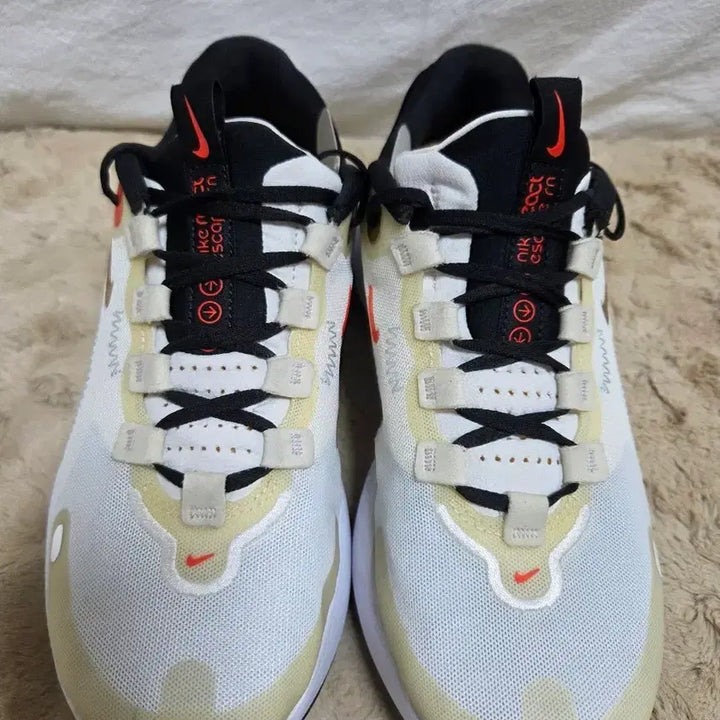[BUNJANG] Nike React Escape Running Shoes White 255mm / 나이키 React Escape 런닝화 화이트255사이즈