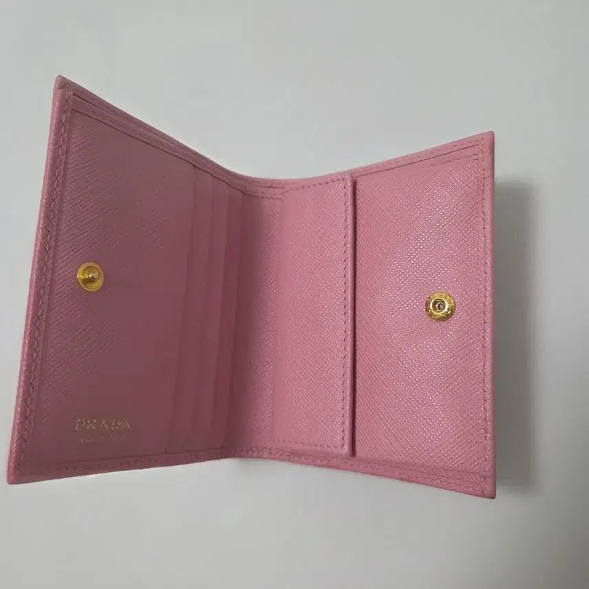 [SOLD OUT] 프라다 사피아노 반지갑