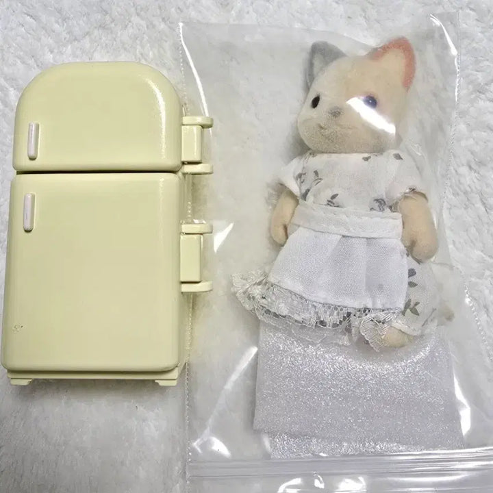 [BUNJANG] Sylvanian Families Washing Machine and Refrigerator / Calico Cat / 실바니안 구번전 세탁기와 냉장고/ 삼색냥이