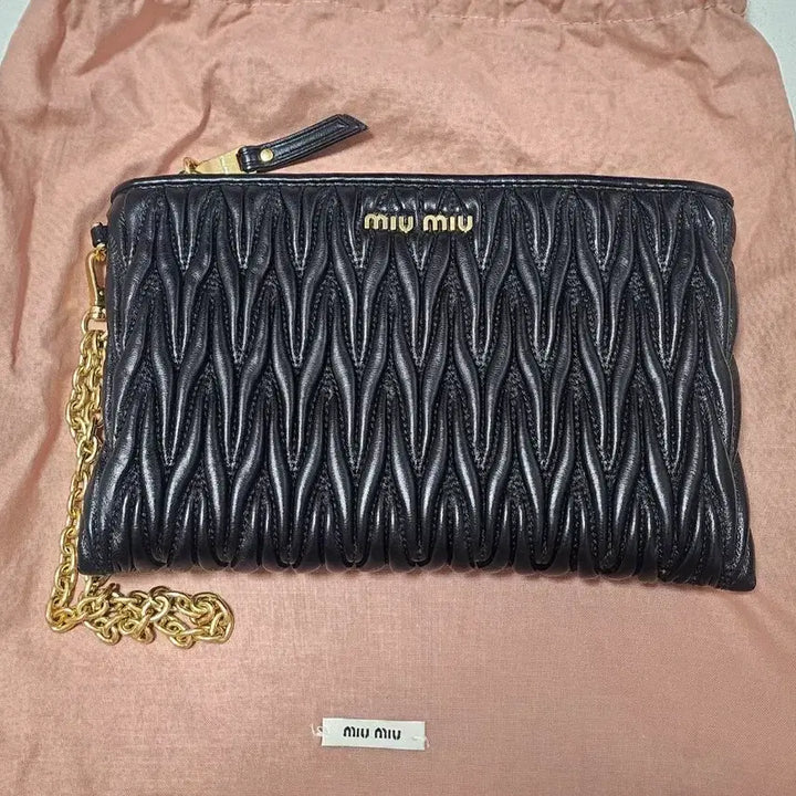 [BUNJANG] Miu Miu Matelassé Chain Clutch Black / 미우미우 마틀라세 체인 클러치 블랙