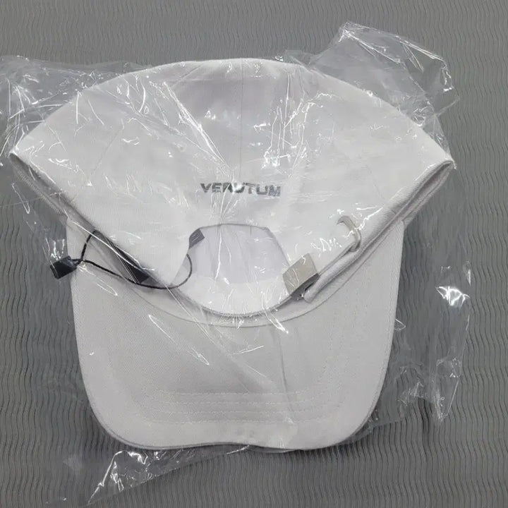 [BUNJANG] Vertu Cap Hat White / 베루툼 볼캡 모자 화이트