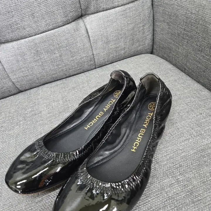 [BUNJANG] Tory Burch Black Patent Leather Flat Shoes / 토리버치 블랙 페이턴트 가죽 플랫슈즈 7 1/2