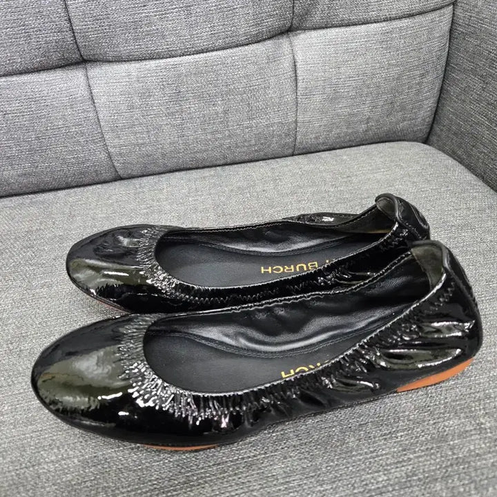 [BUNJANG] Tory Burch Black Patent Leather Flat Shoes / 토리버치 블랙 페이턴트 가죽 플랫슈즈 7 1/2
