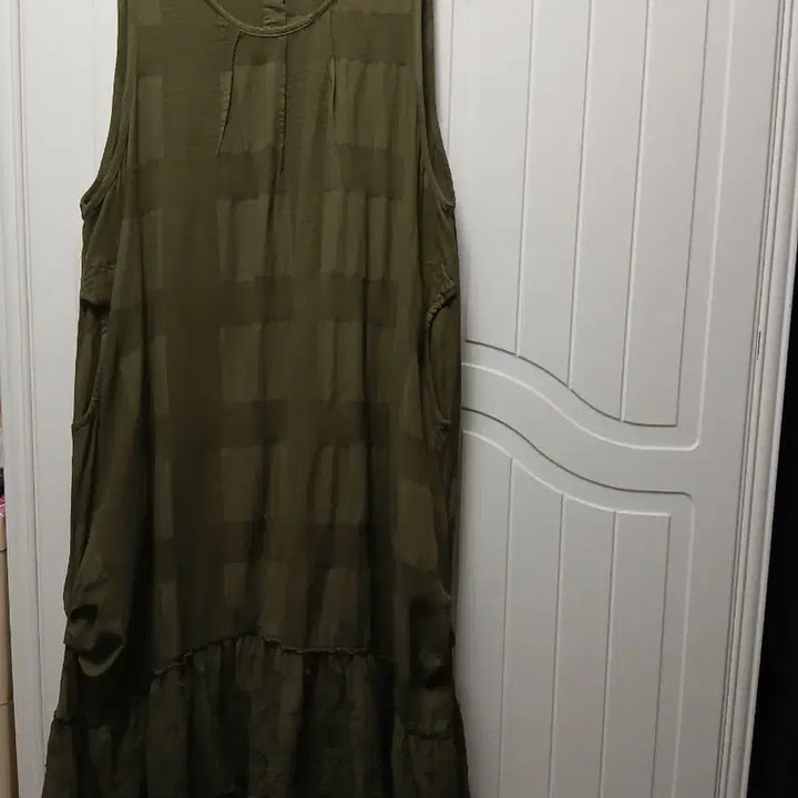 [BUNJANG] Supreme Khaki Ruffle Long Dress / 슈프림스 카키색 캉캉 롱 원피스