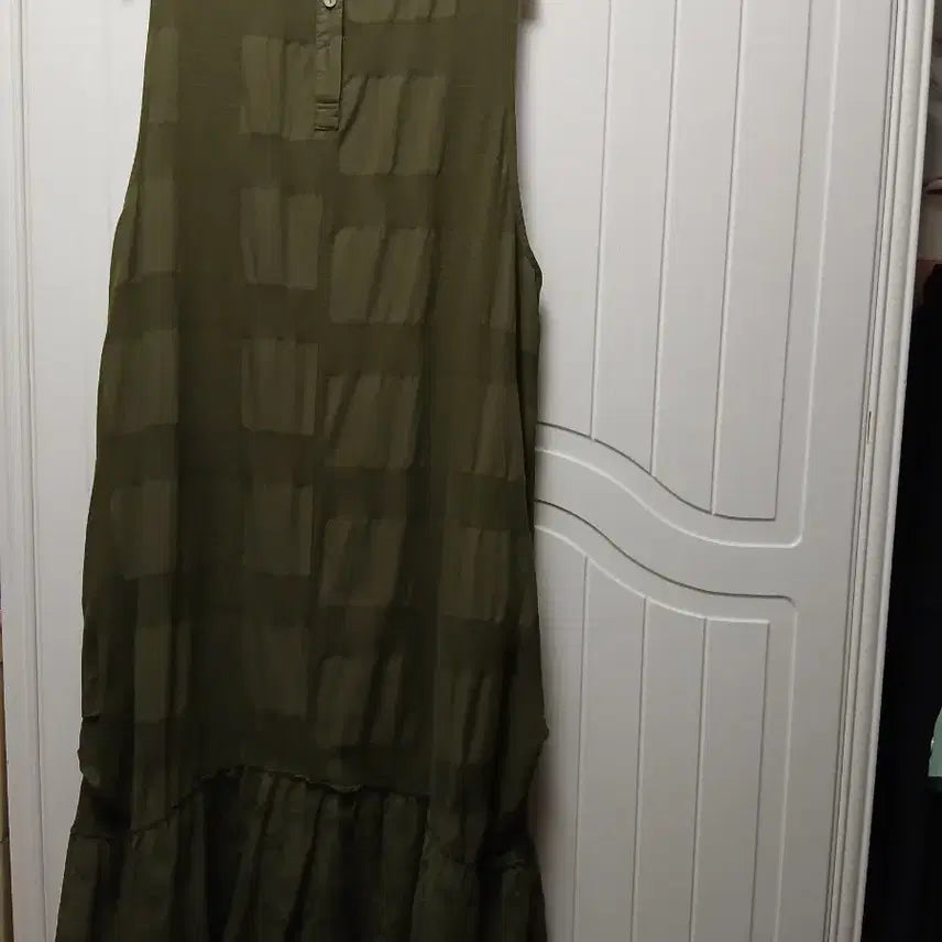 [BUNJANG] Supreme Khaki Ruffle Long Dress / 슈프림스 카키색 캉캉 롱 원피스