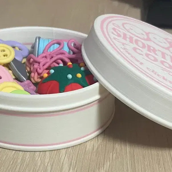 [SOLD OUT] 딸기우유 쿠키통 반짇고리 클리커 택포
