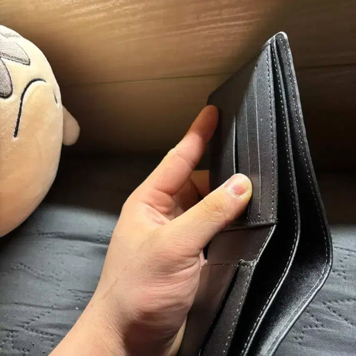 [SOLD OUT] 루이비통 모노그램 엠보스 블랙 반지갑