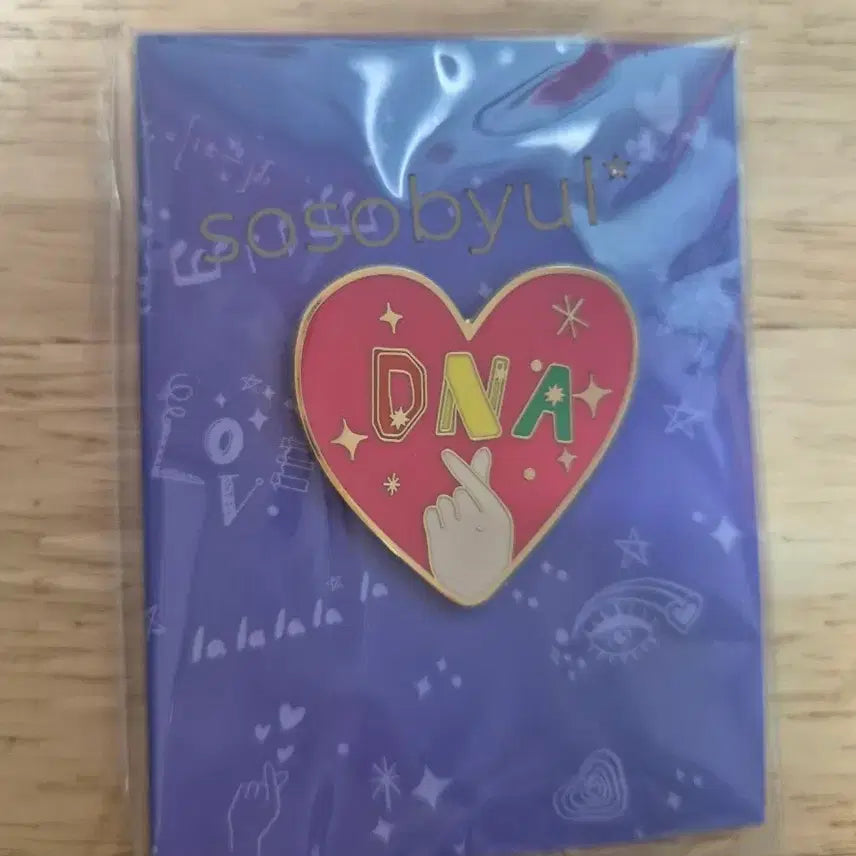 [SOLD OUT] [BUNJANG] (미개봉)BTS DNA 뱃지 01 VER. / (미개봉)BTS DNA 뱃지 01 VER.