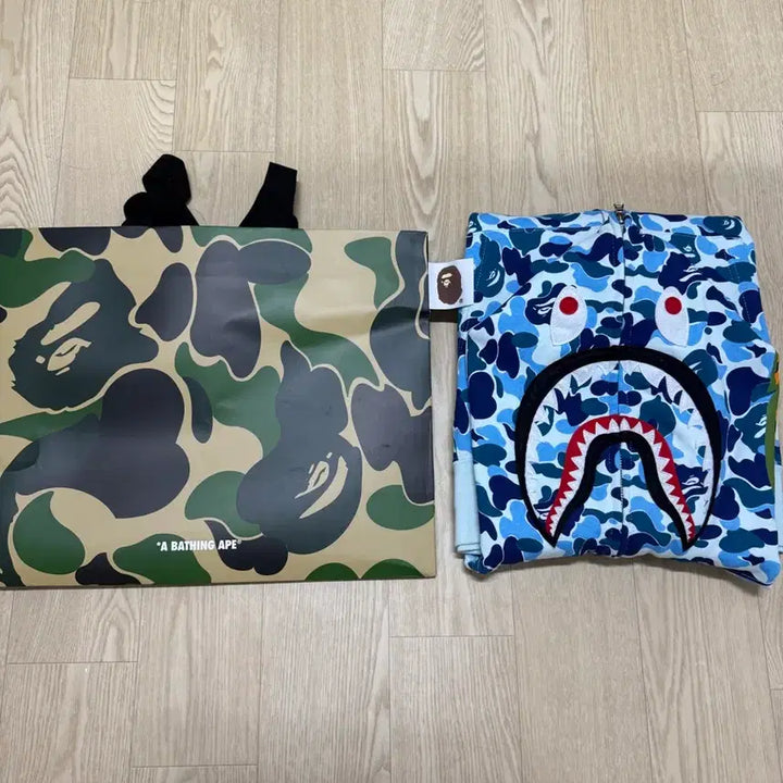 [SOLD OUT] 베이프 ABC 샤크 후드집업