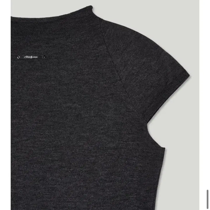 [BUNJANG] Aaran Cap Sleeve Half Neck Knitwear (Charcoal) / 어랜 aaran 캡 슬리브 하프넥 니트웨어 민소매 차콜