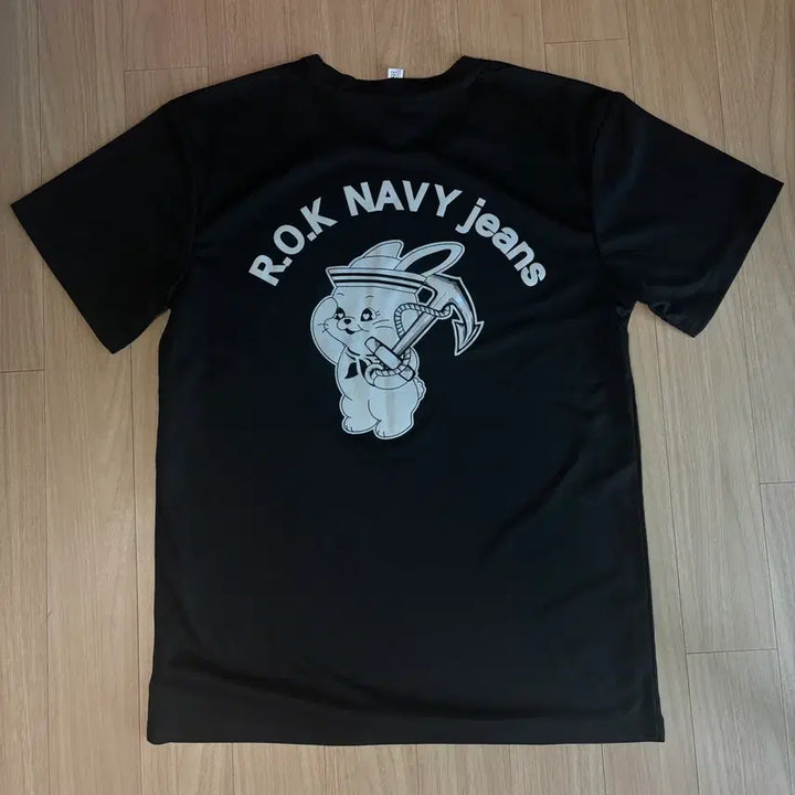 [SOLD OUT] 뉴진스 로카티 해군 블랙 L