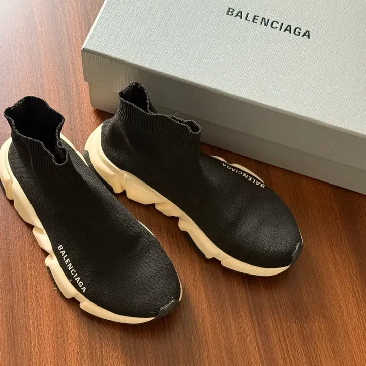 [SOLD OUT] 발렌시아가 스피드러너 38