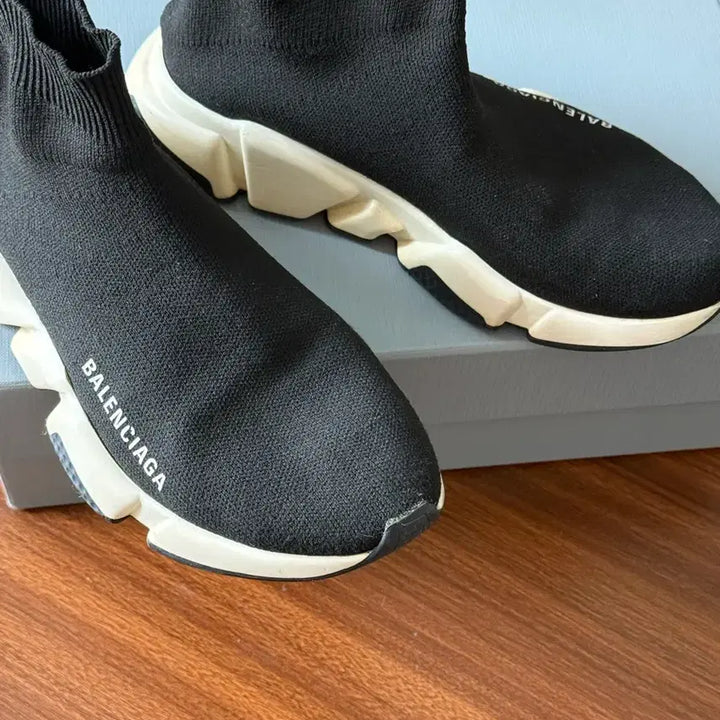 [SOLD OUT] 발렌시아가 스피드러너 38