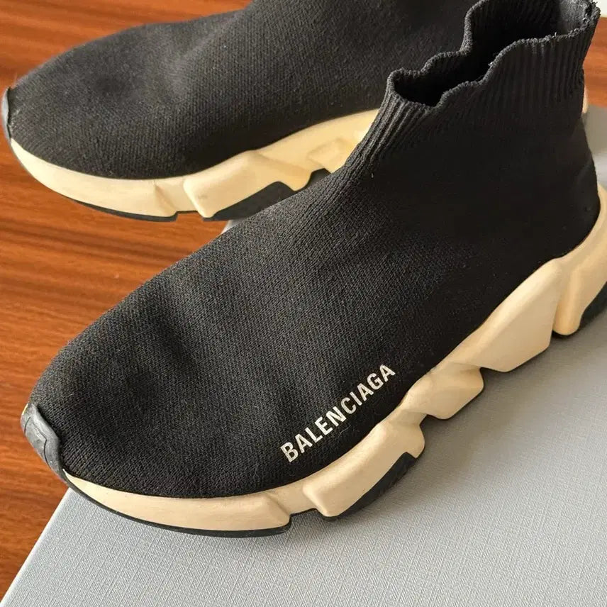 [SOLD OUT] 발렌시아가 스피드러너 38