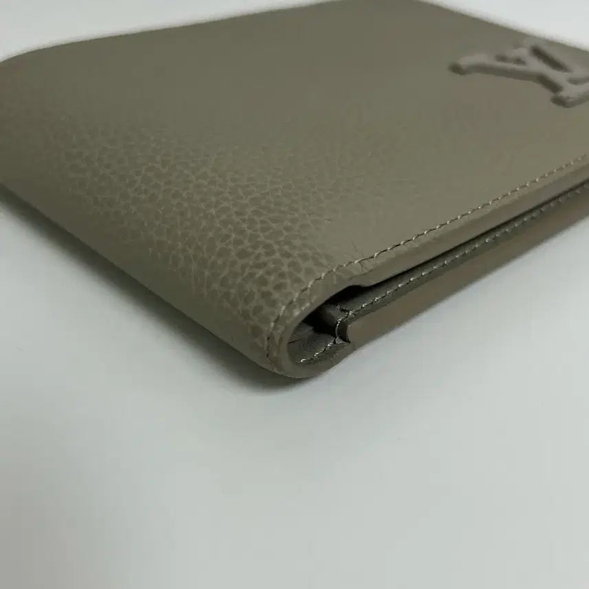 [BUNJANG] Louis Vuitton Aerogram Multiple Wallet Gray / [정품] 루이비통 에어로그램 멀티플월릿 반지갑 그레이