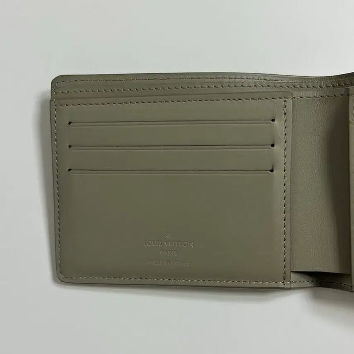 [BUNJANG] Louis Vuitton Aerogram Multiple Wallet Gray / [정품] 루이비통 에어로그램 멀티플월릿 반지갑 그레이