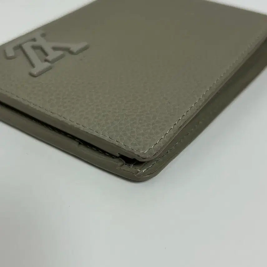 [BUNJANG] Louis Vuitton Aerogram Multiple Wallet Gray / [정품] 루이비통 에어로그램 멀티플월릿 반지갑 그레이