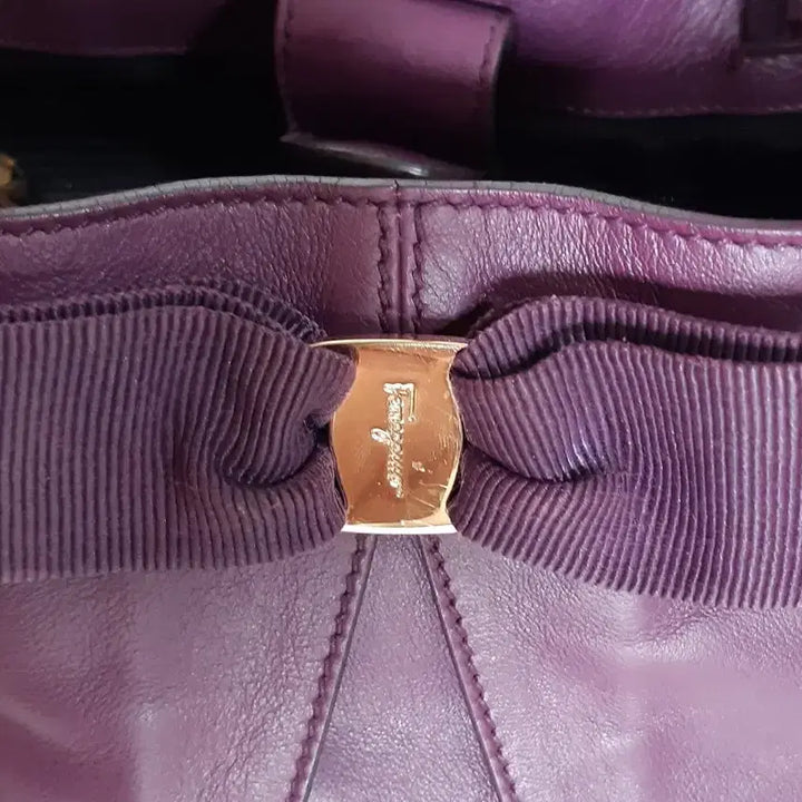 [BUNJANG] Ferragamo Ribbon Leather Tote Bag / 정품 ㅡ페라가모 ㅡ리본가죽.토트백