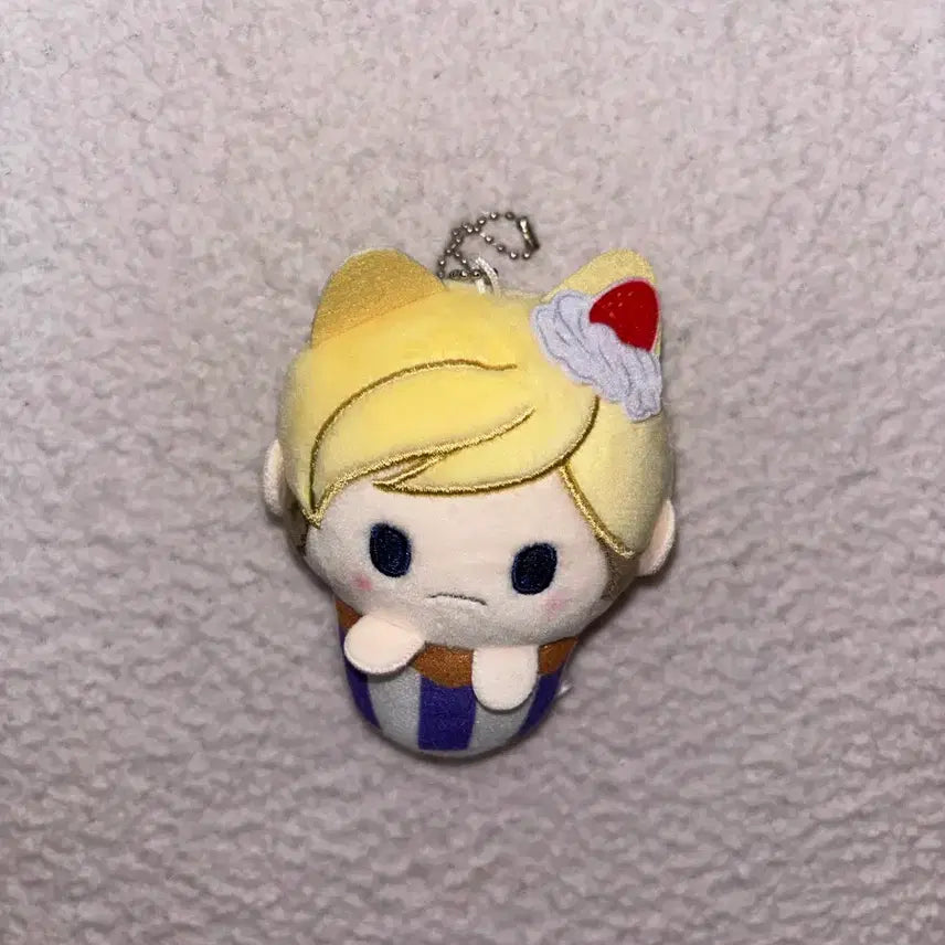 [BUNJANG] Attack on Titan Erwin Cupcake Plush / 진격거 엘빈 컵케이크 누이