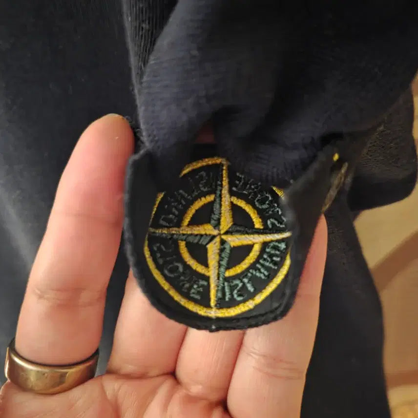 [BUNJANG] Stone Island Knit Sweater / 급쳐분 (정품) 새상품 과 동일한 스톤아일랜드 블랙 니트 S