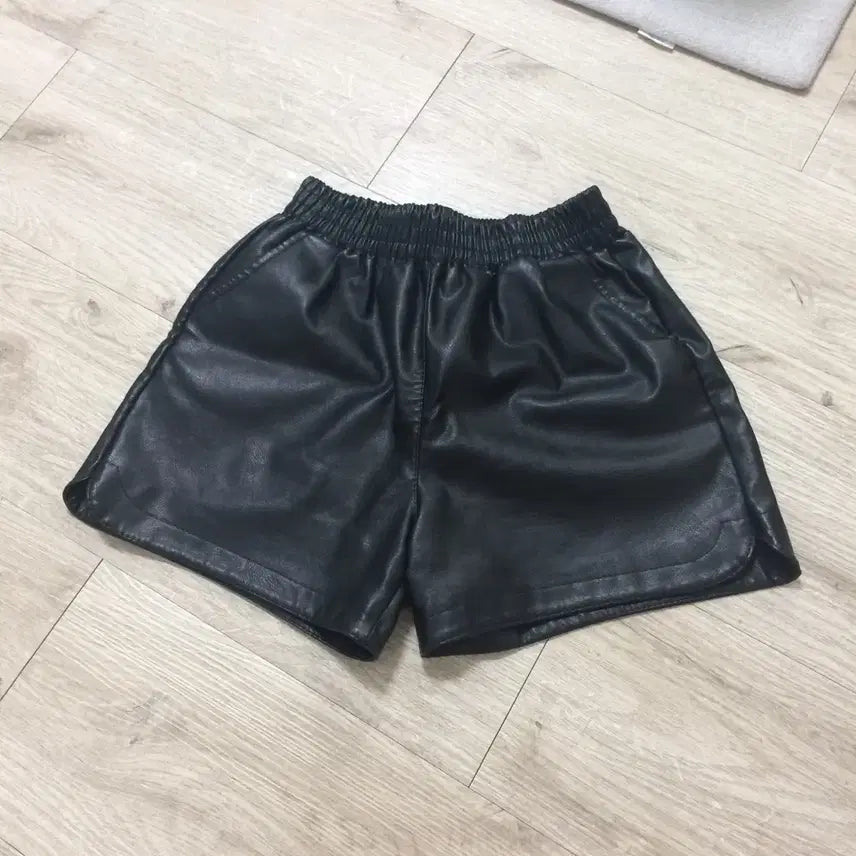 [BUNJANG] Leather Shorts / 레더 반바지