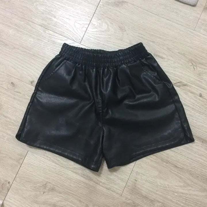 [BUNJANG] Leather Shorts / 레더 반바지