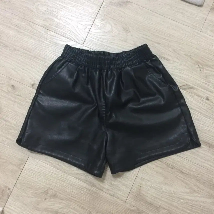 [BUNJANG] Leather Shorts / 레더 반바지