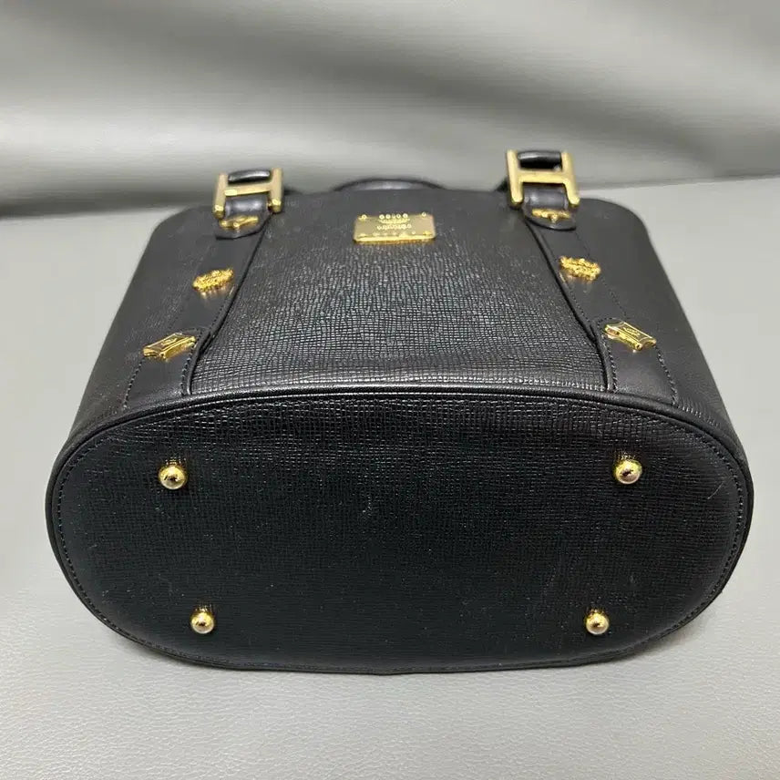 [SOLD OUT] mcm 금장 블랙 토드백
