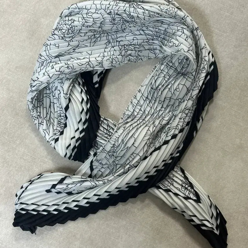 [BUNJANG] Pleated Scarf / 플리츠 스카프