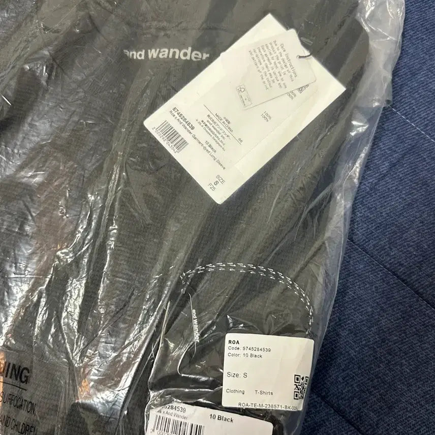 [BUNJANG] Roa &amp; Wander Softshell Sweatshirt (Black) / 새상품 로아 앤드원더 소프트쉘 맨투맨 S