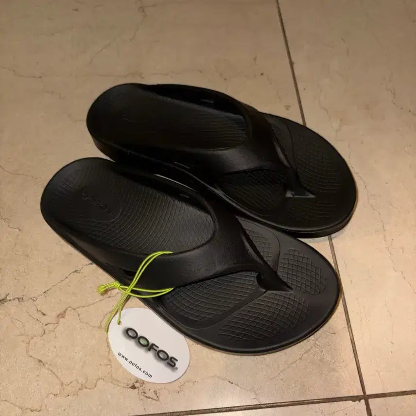 [BUNJANG] OOFOS Oo-lala Thong Sandals Black US W6/M8 / 우포스 쪼리 250 W6M8