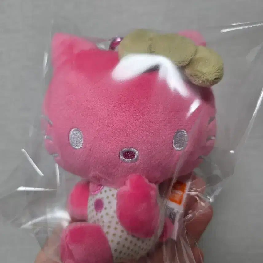 [BUNJANG] Limited Edition Hello Kitty Plush Keychain / 산리오 키티 전시회 파이널 한정 마스코트